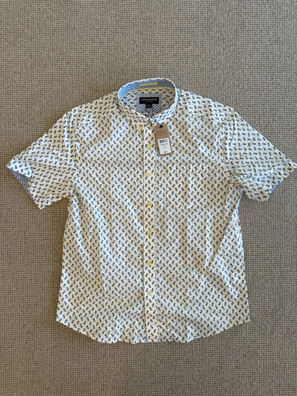 NWT Johnston Murphy pineapple pattern shirt - size M